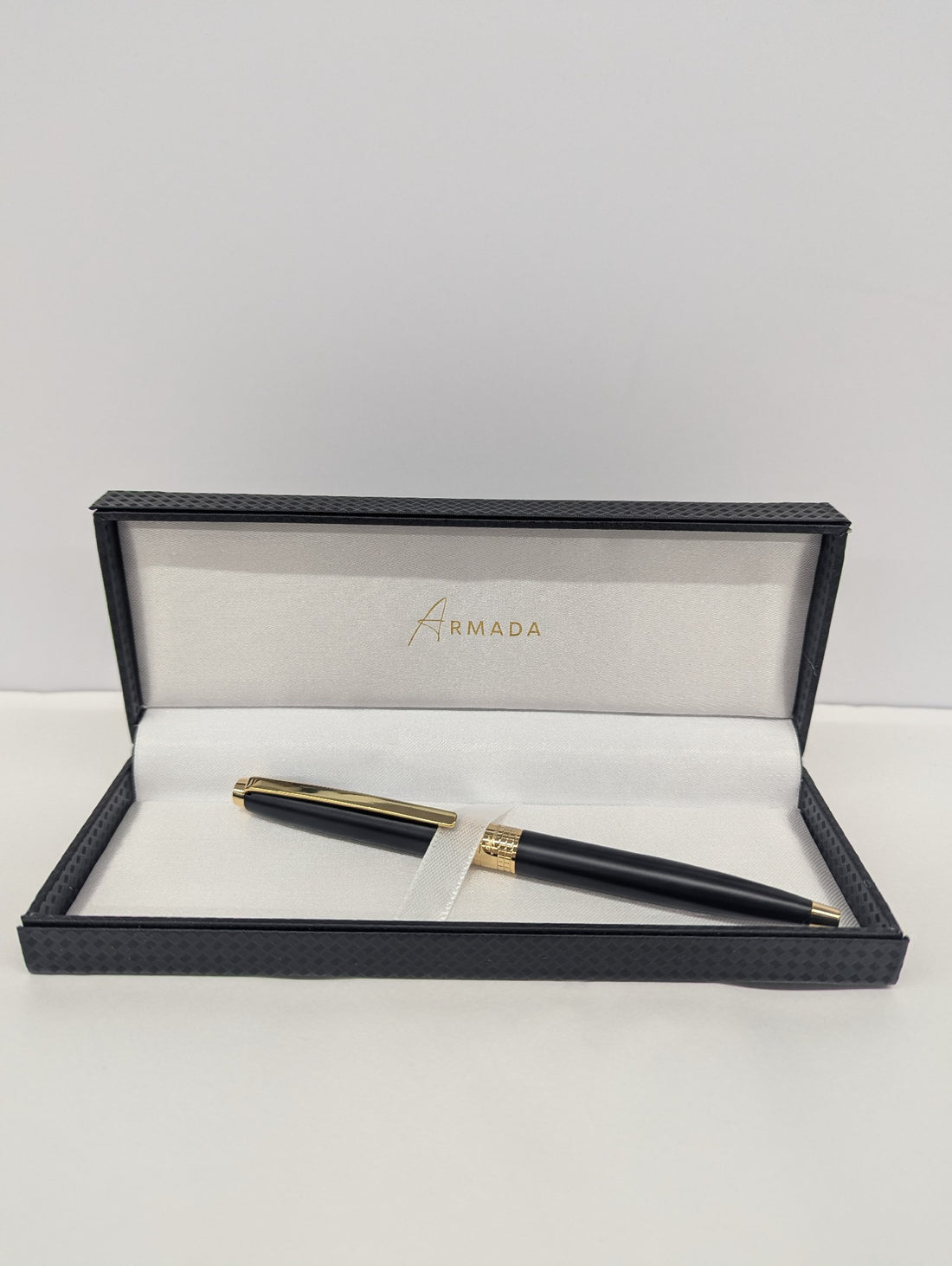 Armada Classic Laser Pen - Black with Gold 