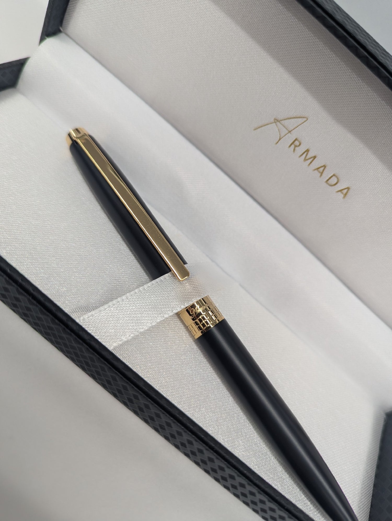 Armada Classic Laser Pen - Black with Gold 